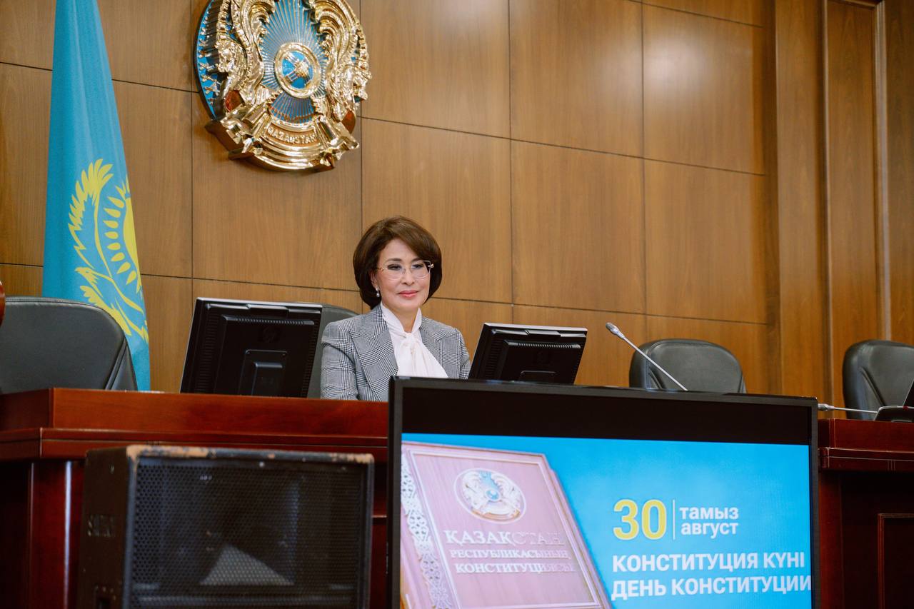 НАКАНУНЕ 30-ЛЕТИЯ КОНСТИТУЦИИ НАГРАЖДЕНЫ РЯД СОТРУДНИКОВ МИНИСТЕРСТВА ЗДРАВООХРАНЕНИЯ