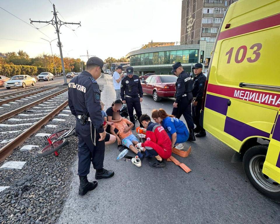 In Temirtau, Guardsmen Provided First Aid to a Teenager Injured in a Traffic Accident