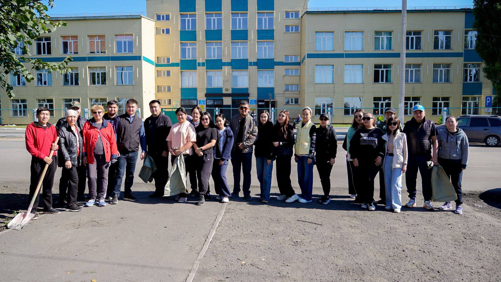 Прошел общегородской субботник