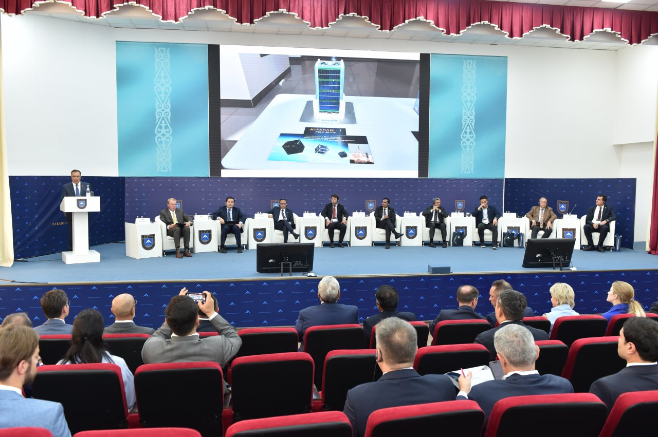 ҚазҰУ-да ғарыш саласы мамандарының форумы өтіп жатыр