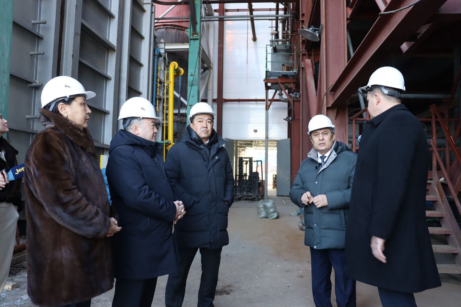 Сенат депутаттары Текелі ЖЭО-ның кеңейту және жаңғырту жұмыстарымен танысты