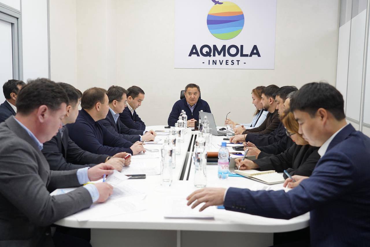 В Aqmola Invest прошло совещание по вопросам развития мясного животноводства и дальнейшего формирования инвестиционной зоны под председательством акима области Марата Ахметжанова.