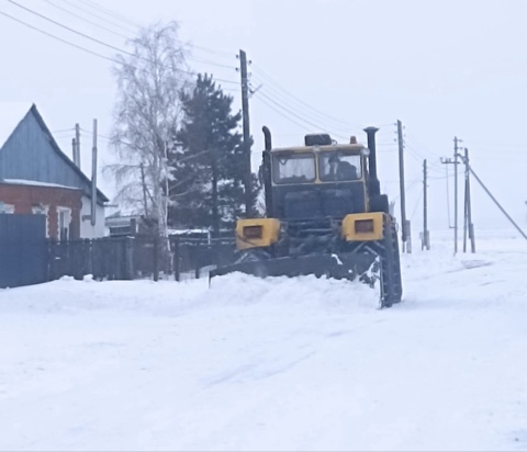 2025 жылғы 23 желтоқсан күні Обаған ауылында «Мирас» шаруа қожалығының жұмысшылары жолдарды тазалау жұмыстарын жүргізді