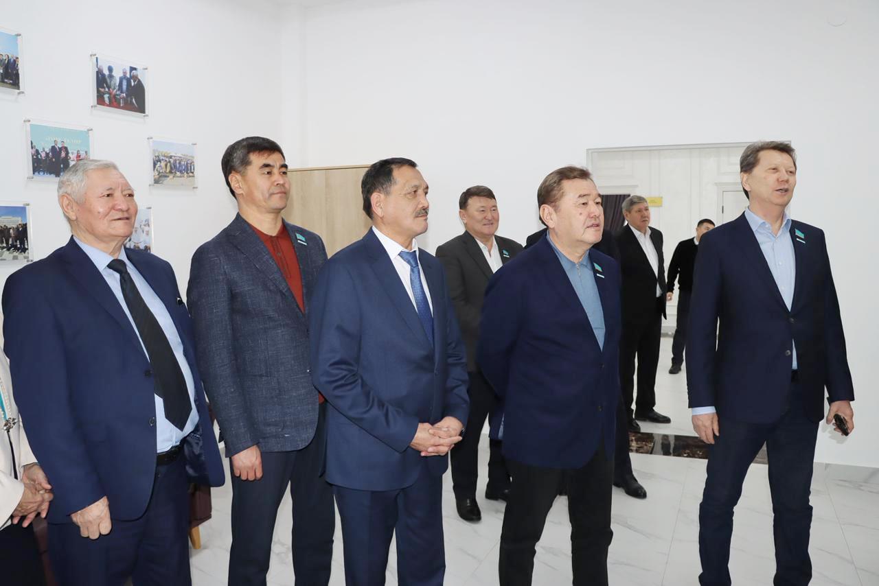 Халық қалаулылары ардагерлермен кездесті