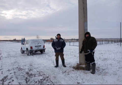 Ұзынкөл ауданының «Ветеринарлық станциясы» КМК Обаған ауылдық округі әкімі аппараты хатшысының қатысуымен Обаған ауылдық округі аумағында құтыруға қарсы вакцина брикеттерін орналастыру мақсатында ветеринар мамандарының выездік жұмысын жүзеге асырды