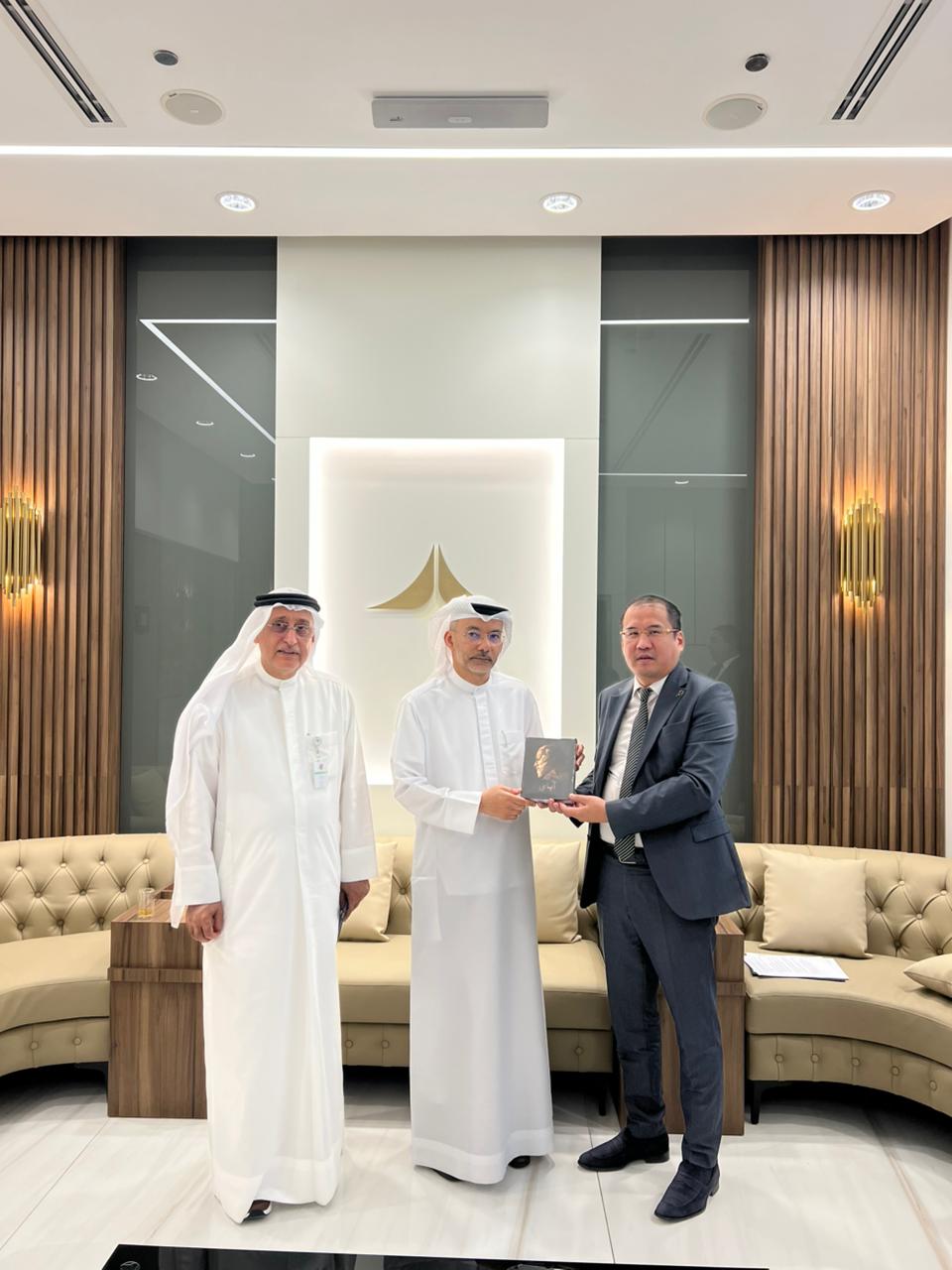 2026 жылы 13 қаңтарда Dubai Health Authority Бас директоры Алави Әлшейх Алимен кездесу өткізілді.