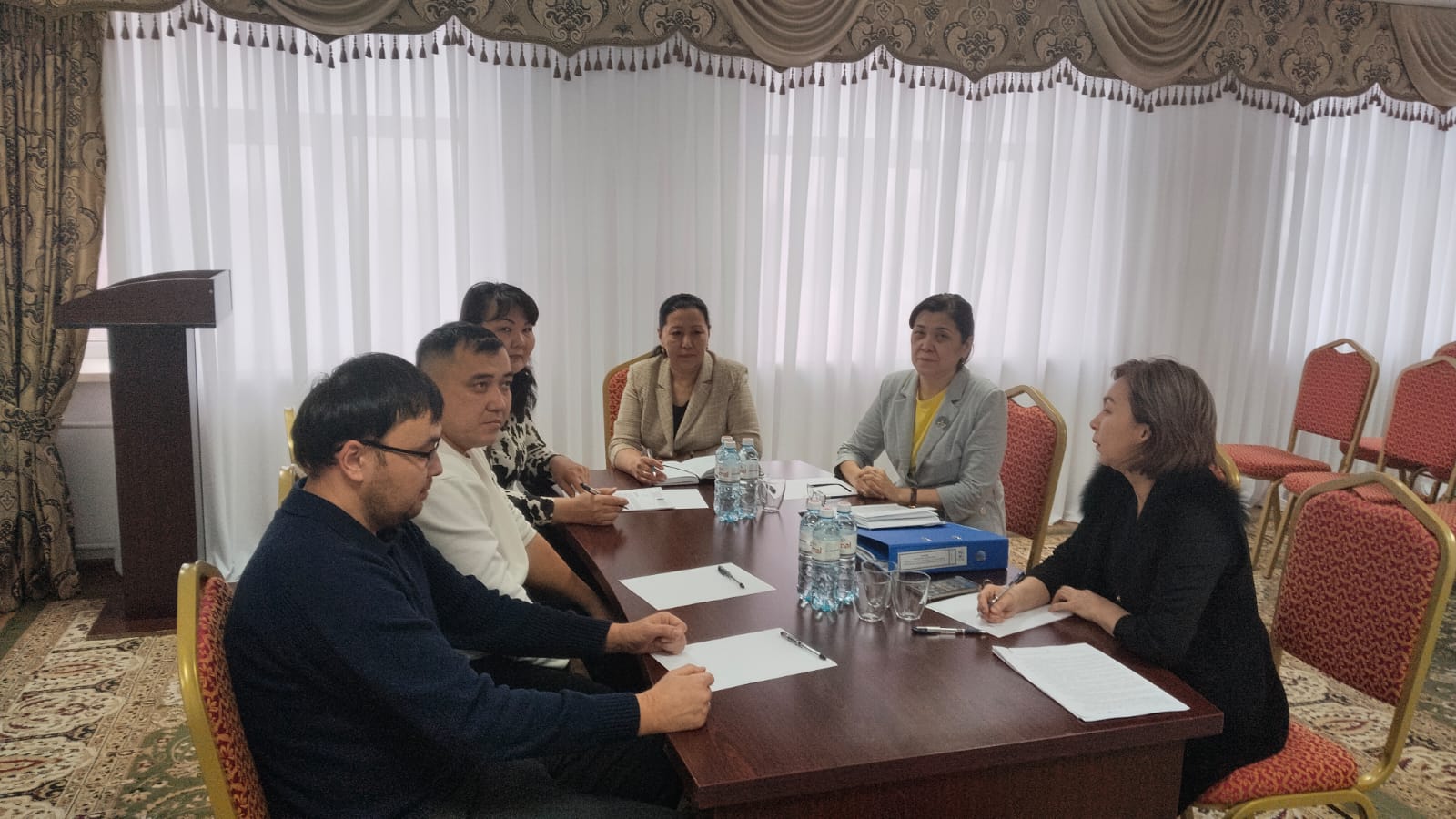 Өңірлік комиссия құрамы мүшелерімен дөңгелек стол өткізілді.