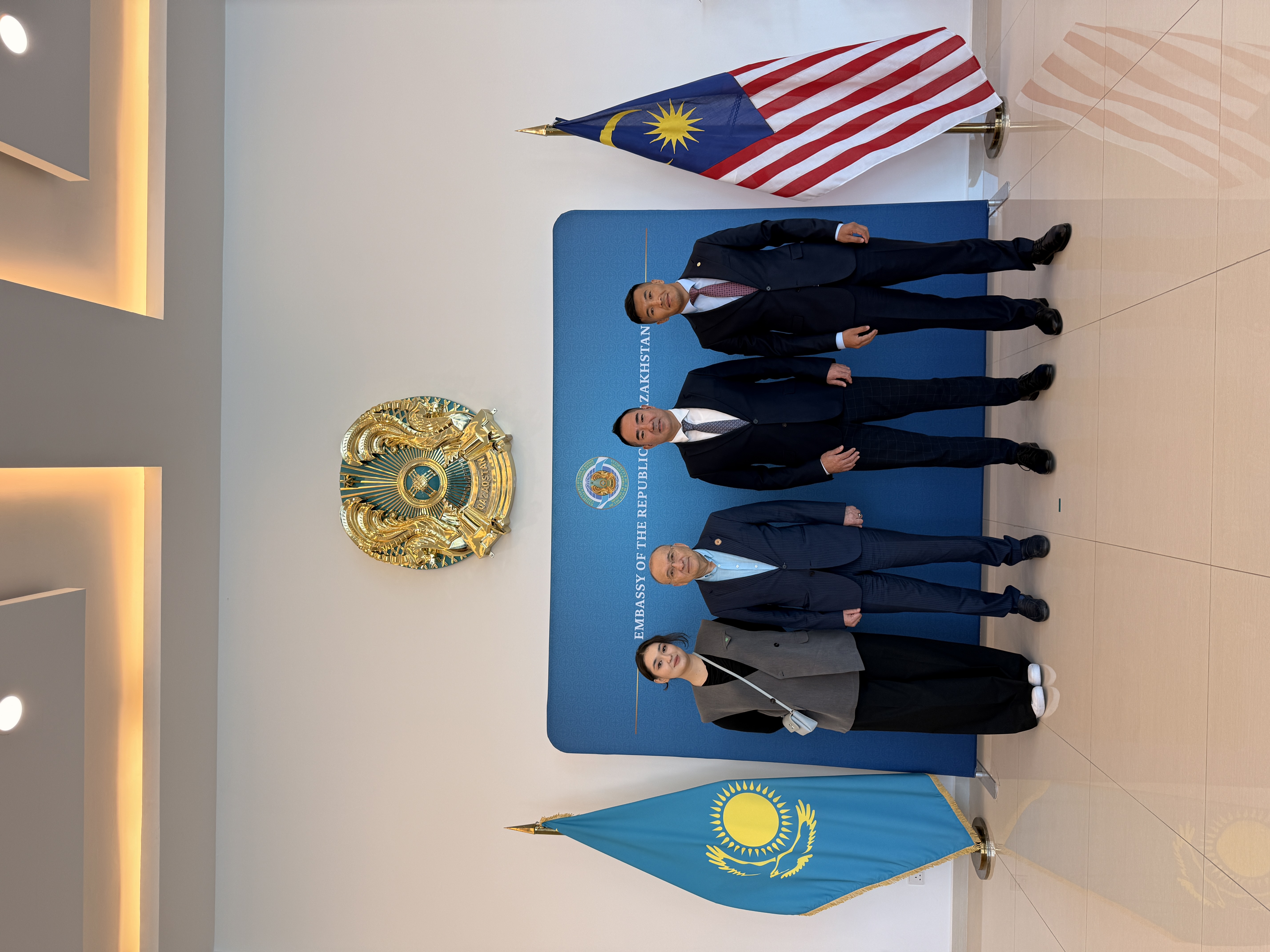 Қазақстанның Малайзиядағы Елшісі Almaty Management University басшылығымен кездесті