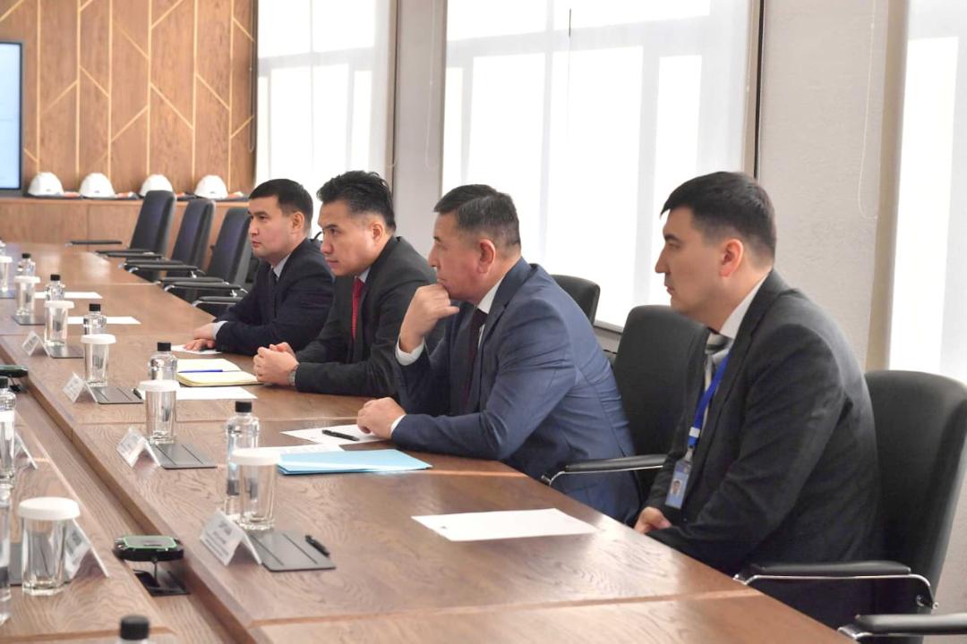 А. Ертаев совместно с М. Ахметовым встретились с руководителем АО «Qarmet» В. Басиным