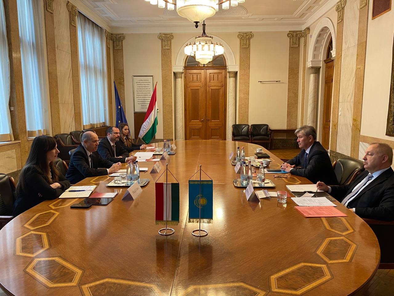 Будапештте құқық саласындағы ынтымақтастық талқыланды