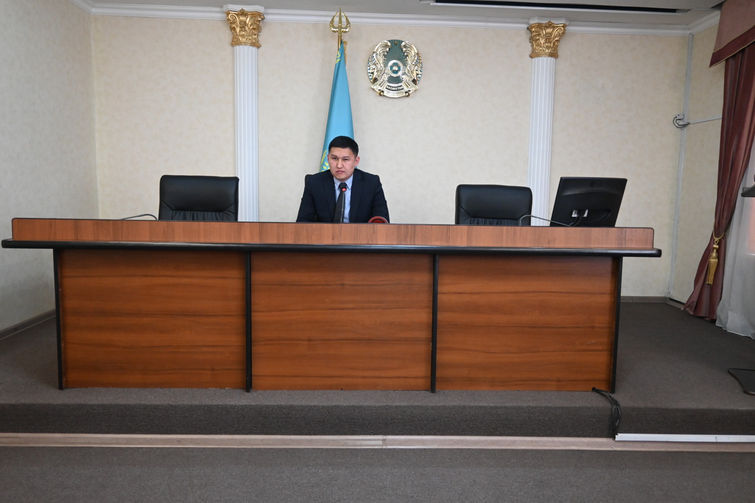 Заместитель акима района провел оперативное совещание с руководителями организаций