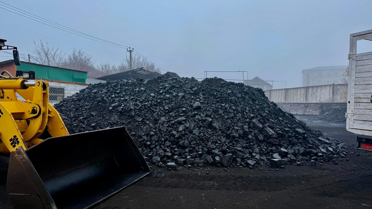 Ожидается похолодание: жителей просят заранее запастись углем