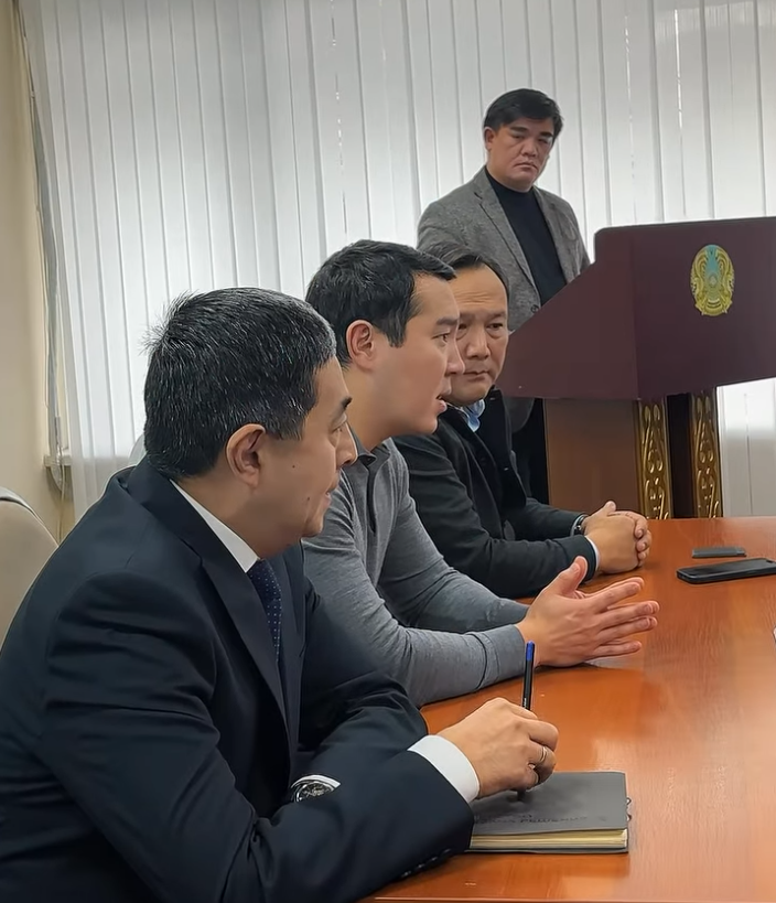 В Алмалинском районе обсудили вопросы жилищных отношений, благоустройства и безопасности