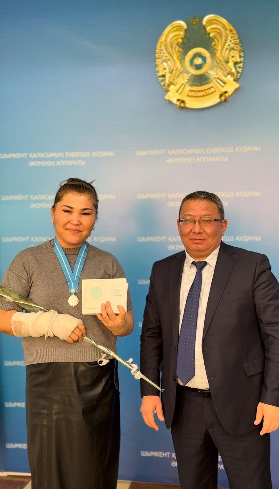 Государственные награды вручены матерям, удостоенным «золотого материнства»