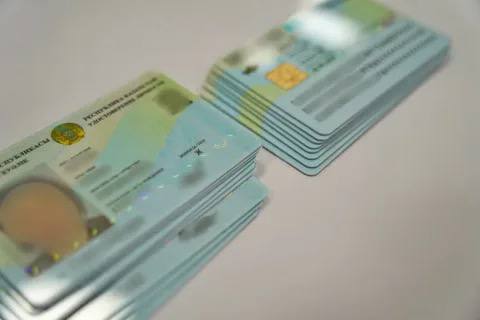 Размеры государственной пошлины на документы, удостоверяющие личность, и случаи освобождения от уплаты с 2026 года