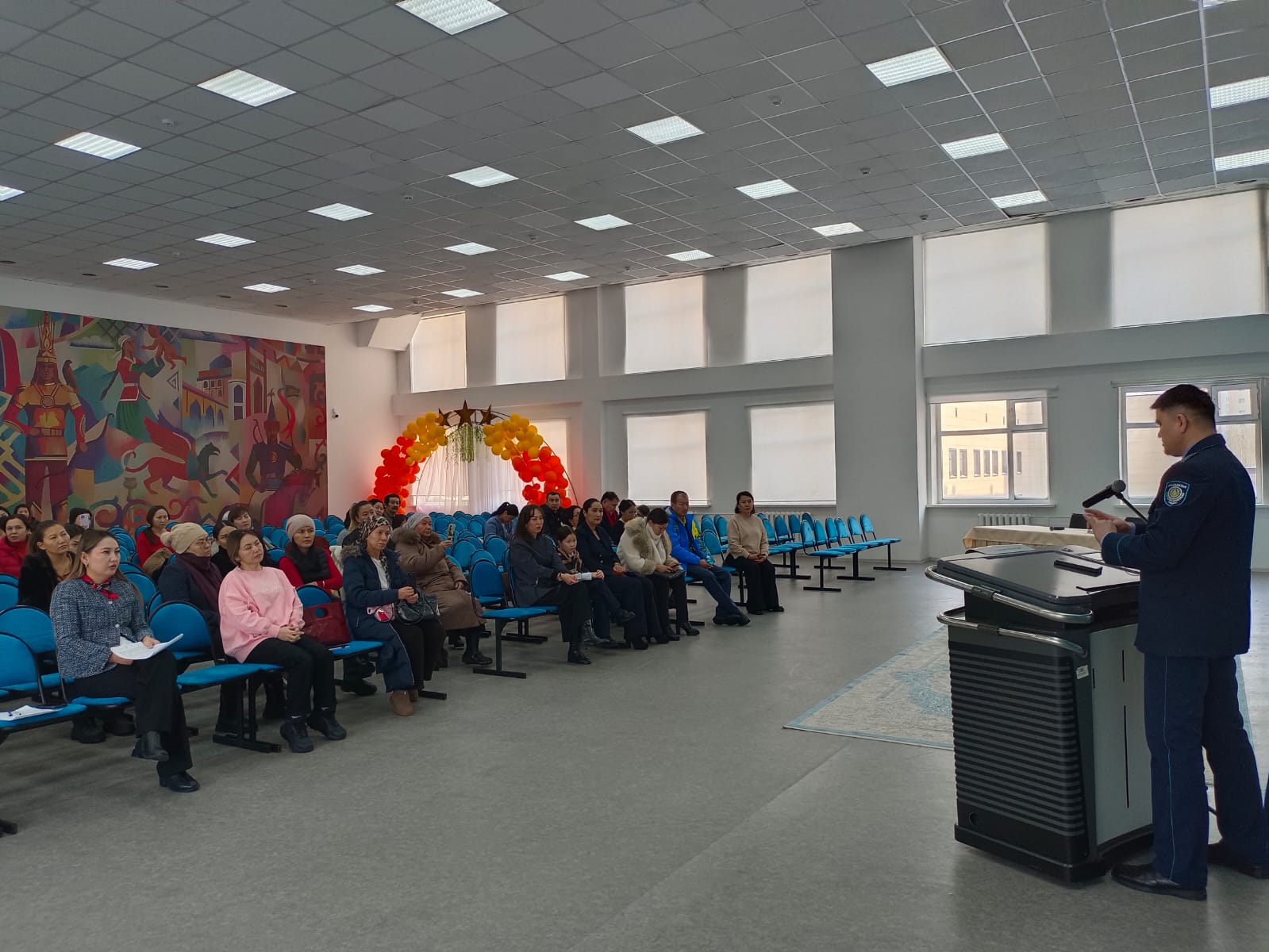 Елорда полициясы ата-аналар мен оқушылар арасында киберқылмыстың алдын алу шараларын күшейтуде