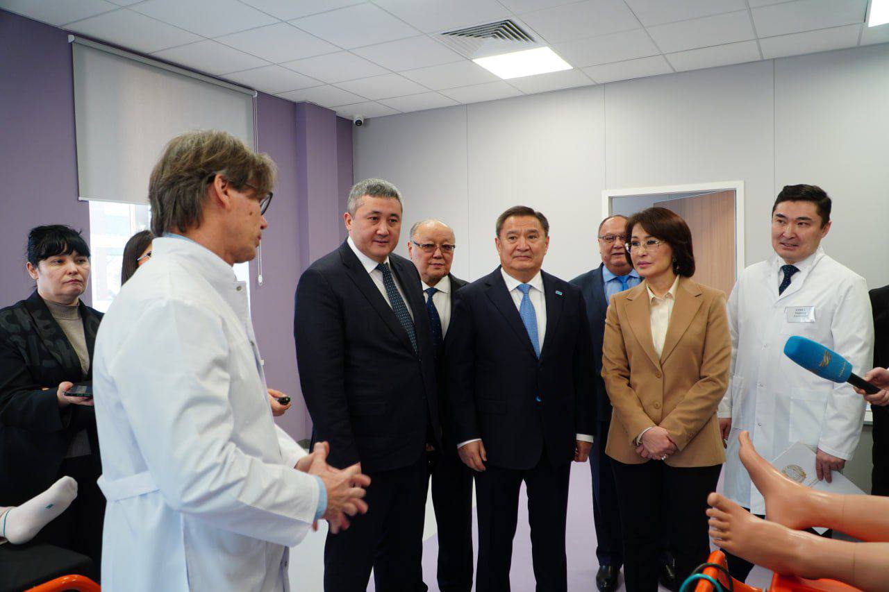 ️Қосшы қаласында бір ауысымда 1000 қабылдауға арналған емхана ашылды