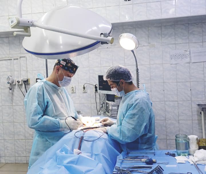 Жоғары технологиялы медициналық көмек: Алматы көпсалалы клиникалық ауруханасында аса күрделі оталар сәтті жүргізілуде