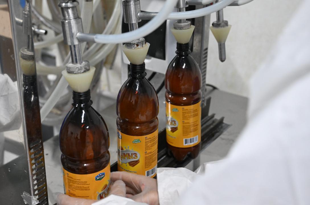 Қымыз құю процесі