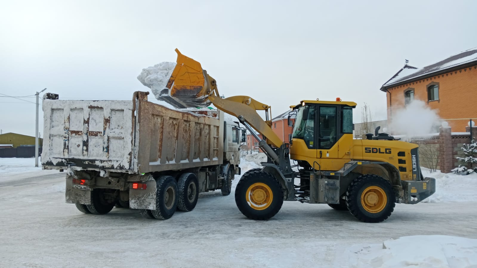 Более 1,5 тысячи единиц спецтехники задействовано в работах по уборке снега в Астане