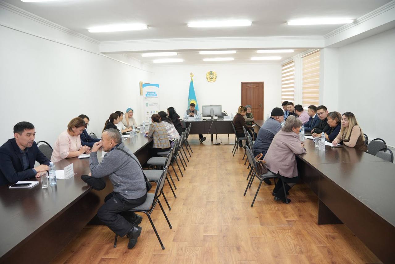 В акимате района Жаңасемей на основе идеологии «Закон и порядок» прошла акция «Правовая аптека»