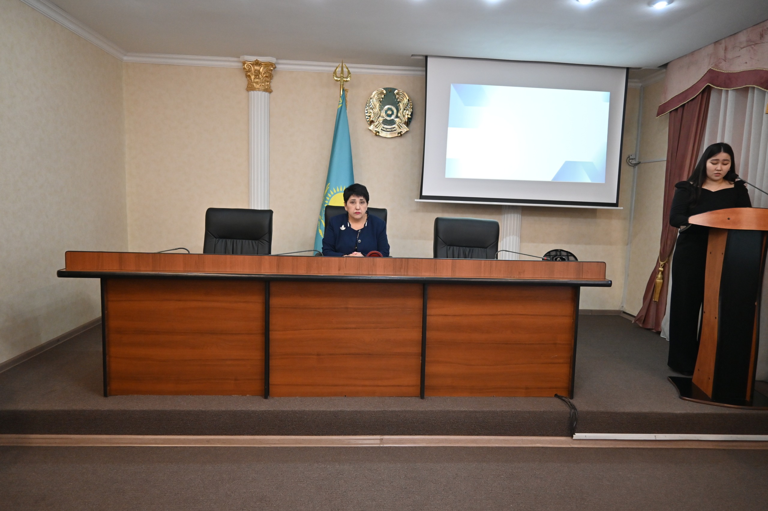 Заместитель акима Сауле Жаилганова провела заседание межведомственной комиссии по делам несовершеннолетних и защите их прав