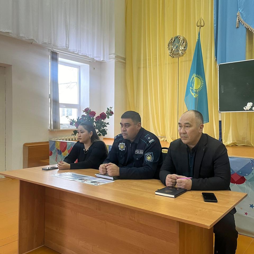 В селах Круглоозерное и Серебряково проведены разъяснительные работы по использованию приложения “Tort Tulik” и установке светоотражающих лент на животных