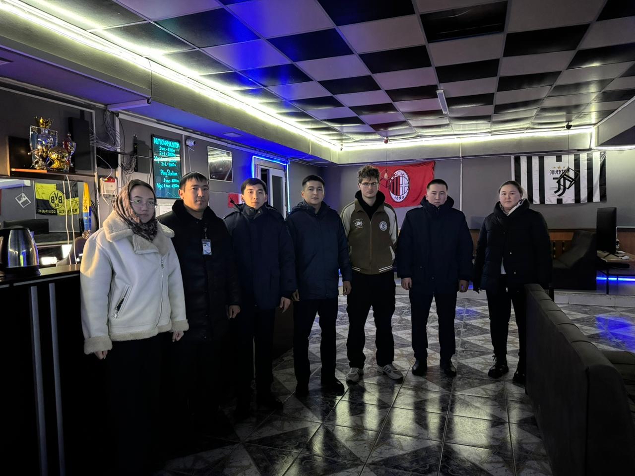 В рамках проекта «Закон и порядок» КГУ «Молодёжный ресурсный центр» совместно с районным отделом полиции организовали ночное рейдовое мероприятие на тему «Ночной порядок – безопасность подростков»