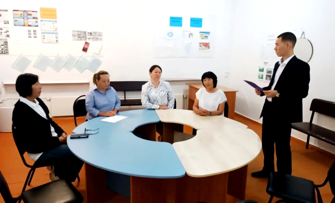 В поселке Огневка  школьным медиатором Болатбекулы Жарасом был проведён круглый стол  на тему «Медиация и мирное урегулирование конфликтов». В ходе мероприятия были разъяснены вопросы формирования взаимопонимания, уважительного отношения и разрешения конфликтных ситуаций.