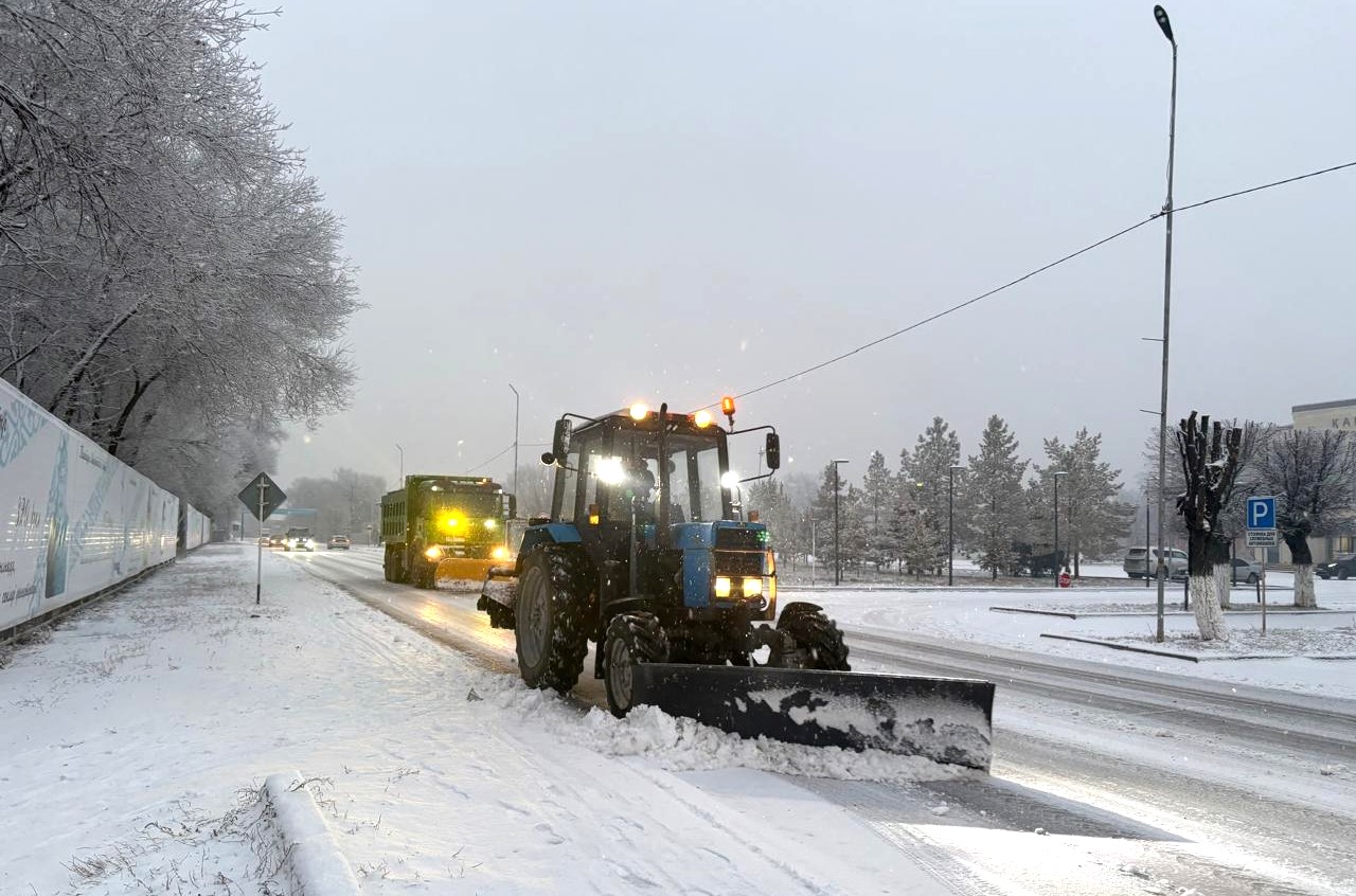 Жетісуда жолдағы қар тазалау жұмыстарына 524 арнайы техника тартылды