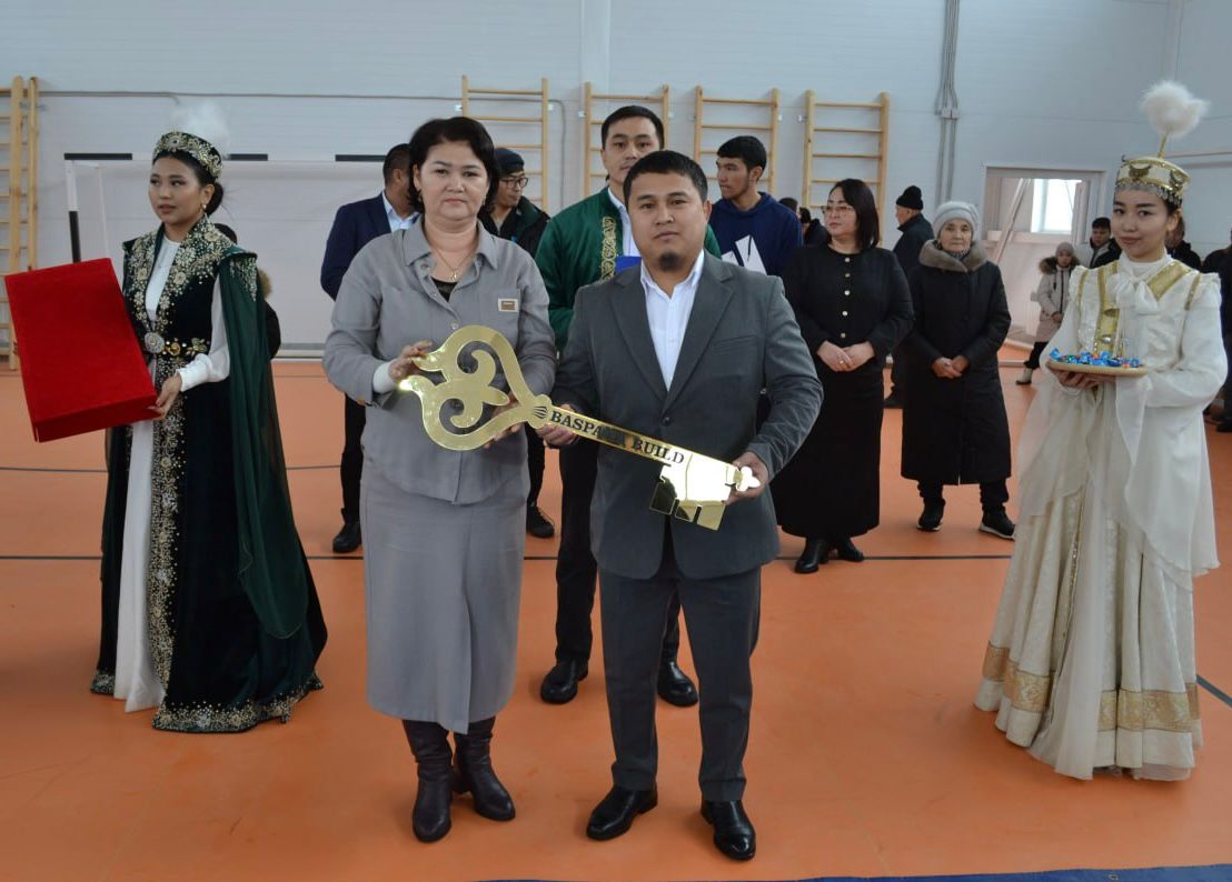 В Шалкарском районе в один день открылись два новых спортивных комплекса