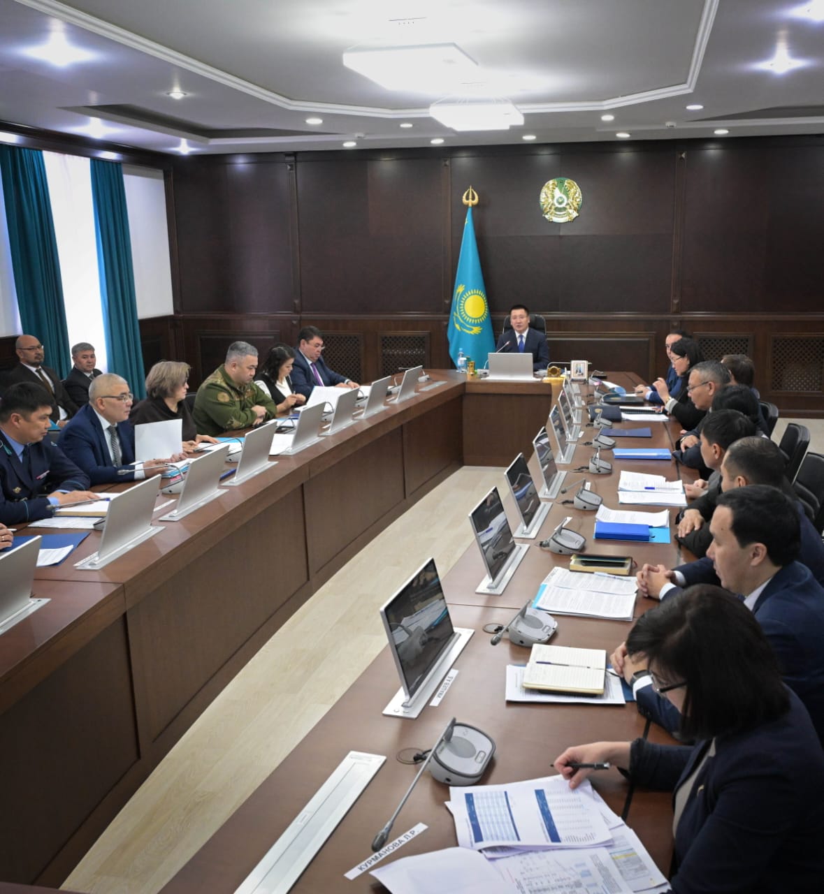 В акимате области прошло рабочее совещание, где рассмотрели итоги социально-экономического развития региона за 2025 год, исполнение Региональной карты занятости и освоение бюджетных средств