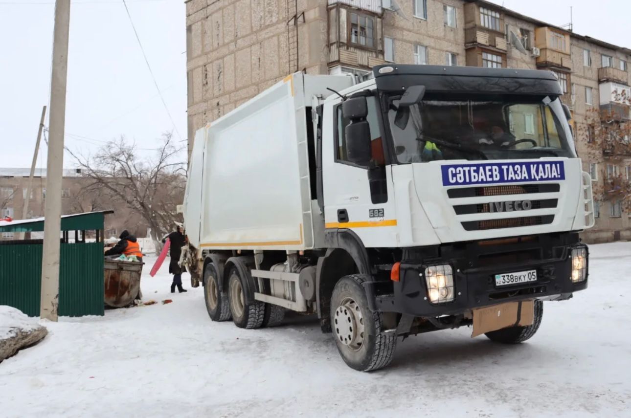 С 1 января текущего года услуги по вывозу мусора на территории города оказывает новая компания – ТОО «Ұлытау ЭкоСервис»