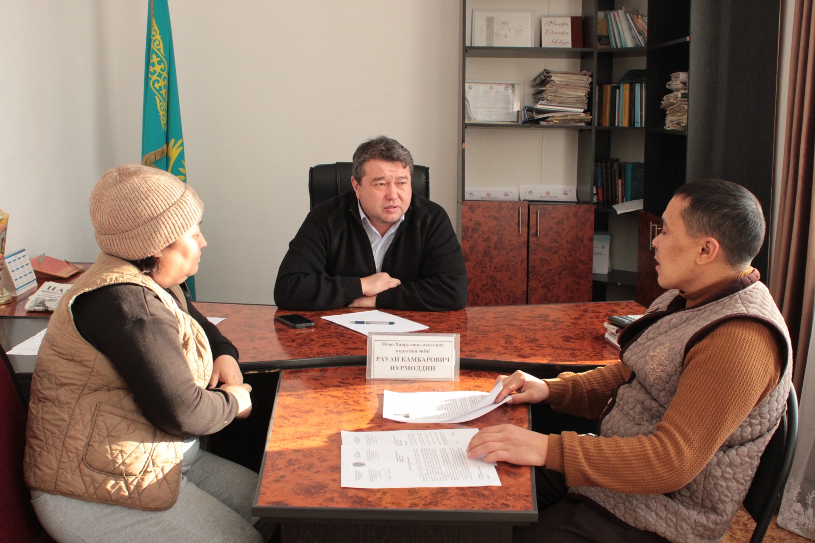Ново-Хайрузовка ауылында азаматтарды қабылдау өткізді