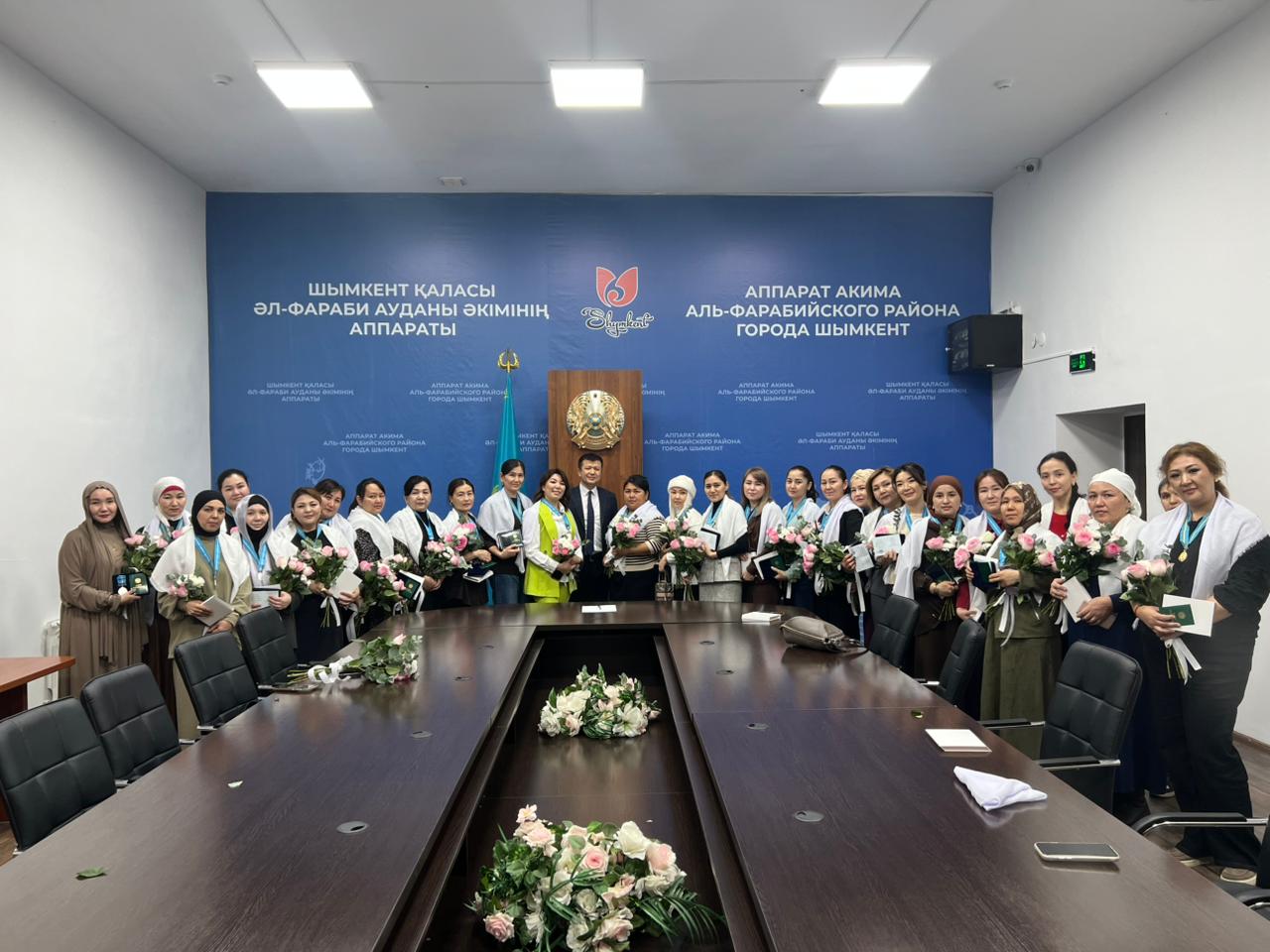 ӘЛ-ФАРАБИ АУДАНЫНДА КӨПБАЛАЛЫ АНАЛАРҒА «АЛТЫН» ЖӘНЕ «КҮМІС АЛҚА» ТАБЫСТАЛДЫ