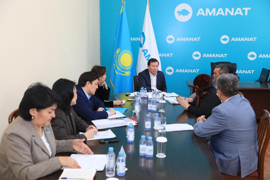 Ақтөбеліктерді жеке мәселелері бойынша қабылдады
