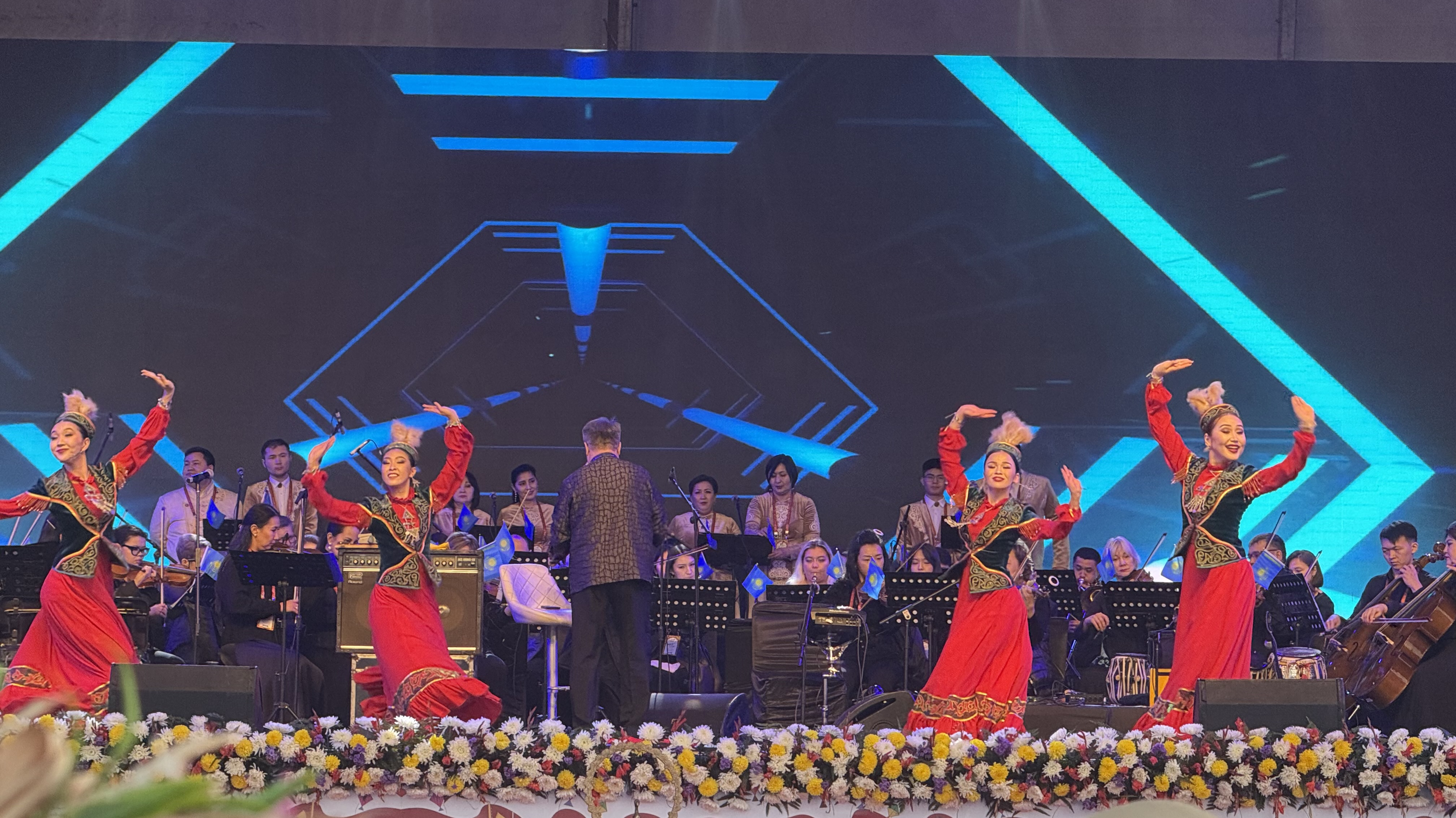 Қазақстандық өнерпаздар Нью-Делиде өнер көрсетті