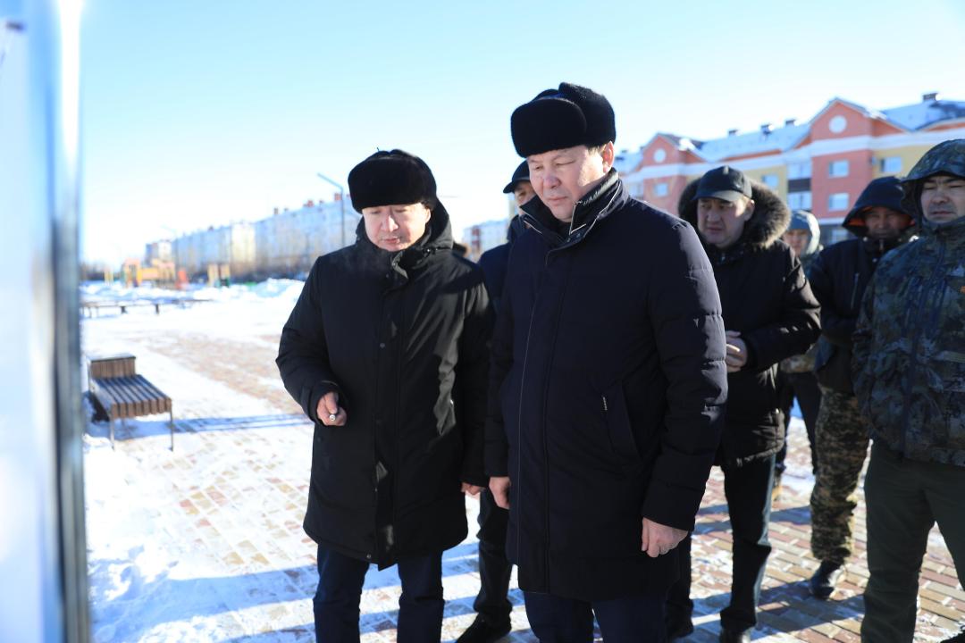 Облыс әкімі Есет батыр шағынауданындағы қар тазалау жұмыстарын тексерді