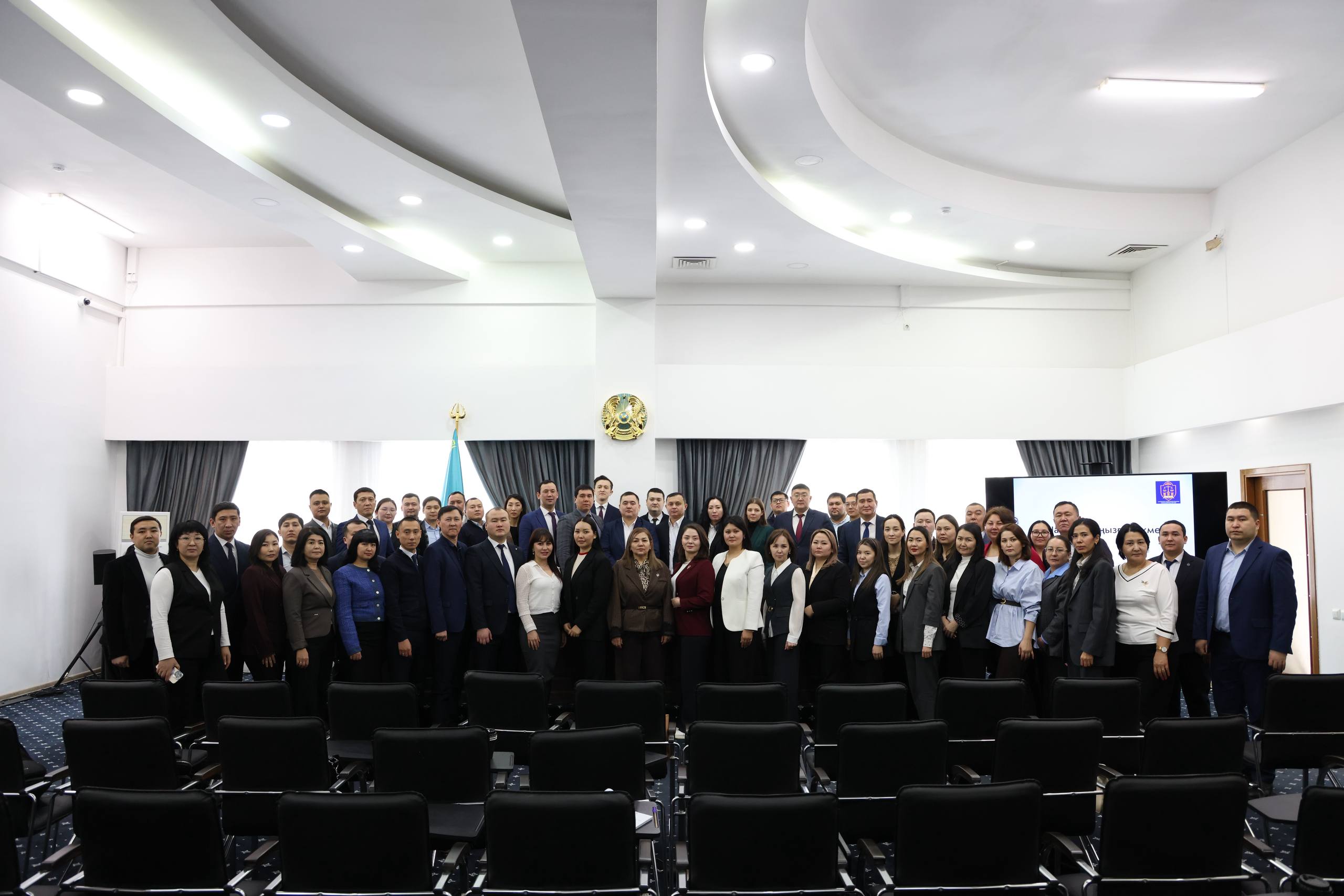 Жоғары Сот Кеңесі жанындағы Сот төрелігі академиясының магистранттары азаматтық істер жөніндегі Кассациялық сотта өткізілген көшпелі дәріске қатысты