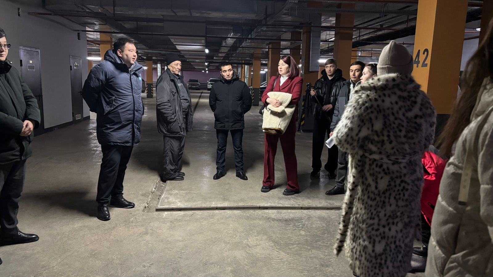 Сотрудники отдела жилищной инспекции Управления на постоянной основе участвуют в общем собрании собственников квартир и нежилых помещений многоквартирных жилых домов столицы с разъяснениями Закона о жилищных отношениях.