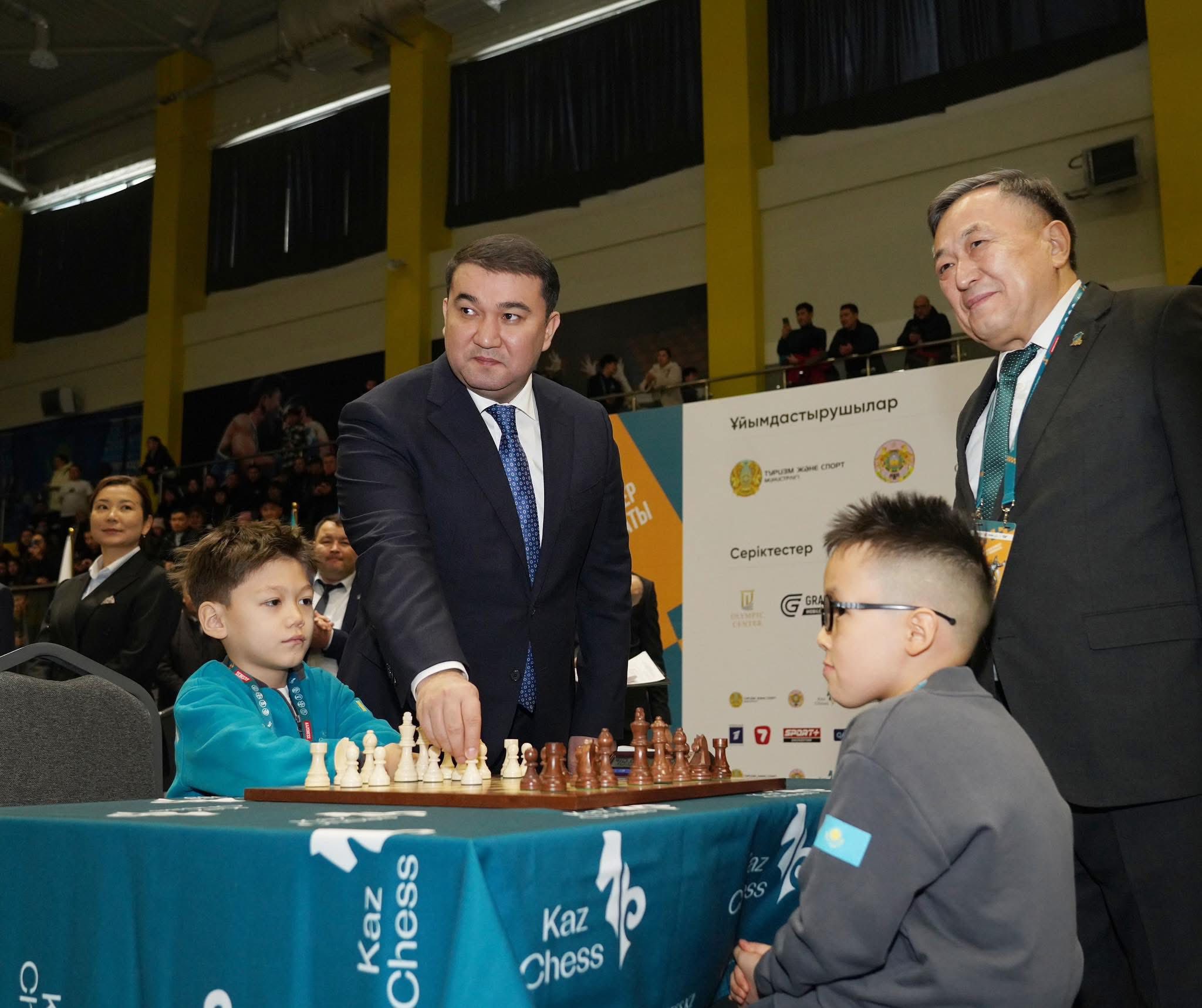 ТҮРКІСТАНДА ШАХМАТТАН ЖАСӨСПІРІМДЕР АРАСЫНДАҒЫ ҚАЗАҚСТАН ЧЕМПИОНАТЫНА 1052 СПОРТШЫ ҚАТЫСЫП ЖАТЫР