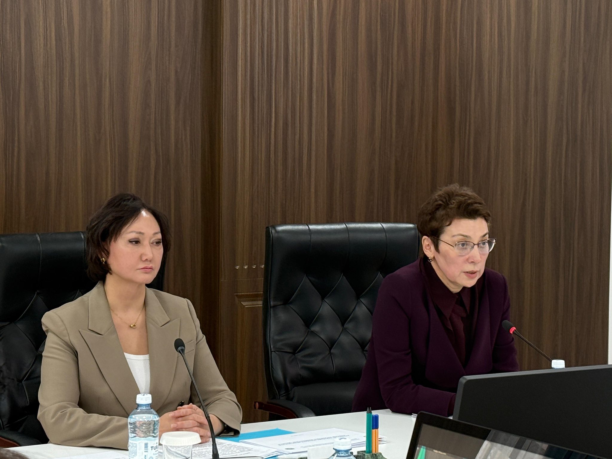 Денсаулық сақтау саласының өзекті мәселелері талқыланды