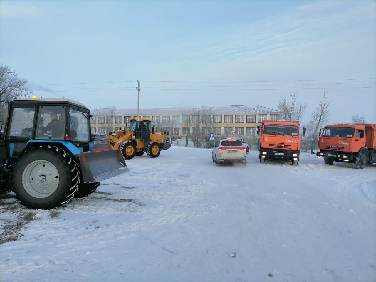 Жарқайың ауданының Гастелло ауылында қар тазалау және шығару жұмыстары жүргізілді.