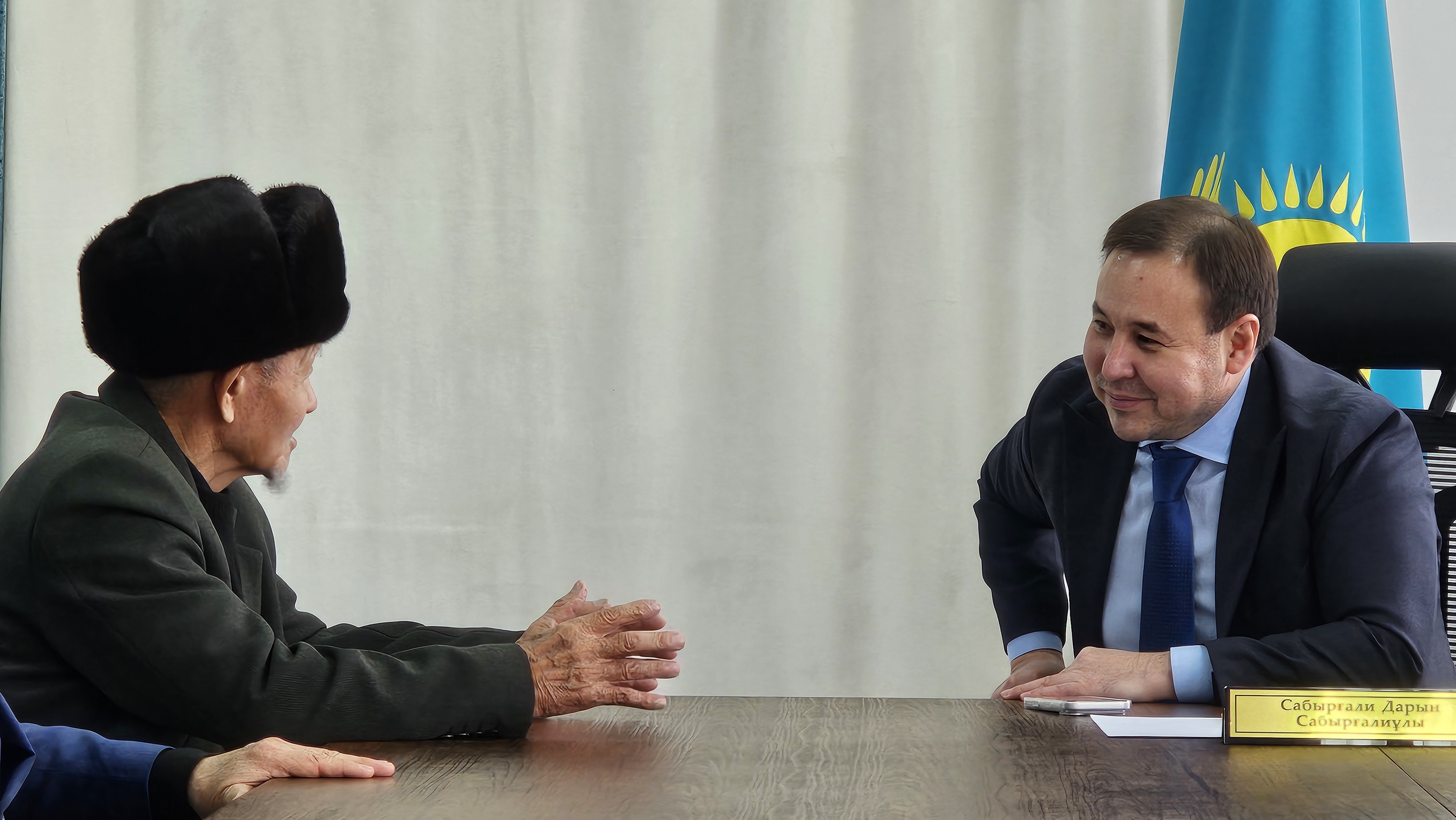 Аудан әкімі азаматтарды жеке мәселелері бойынша қабылдады