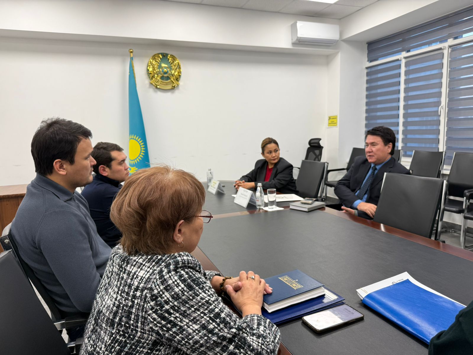 Проведена разъяснительная работа по вопросам служебной этики государственных служащих