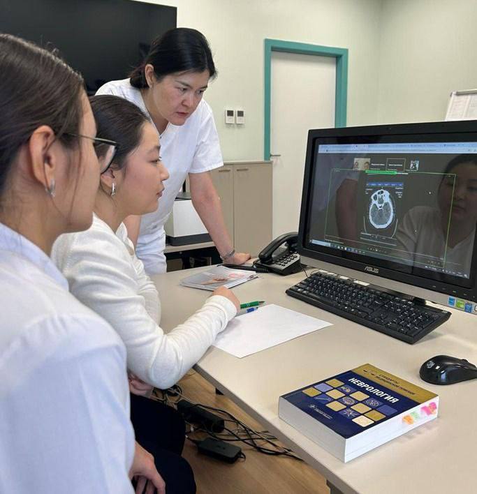 ИНСУЛЬТНЫЙ ЦЕНТР НКЦЭМ:  ПО РЕСПУБЛИКЕ В 2025 ГОДУ ПРОЛЕЧЕНО СВЫШЕ 53 ТЫСЯЧ ПАЦИЕНТОВ