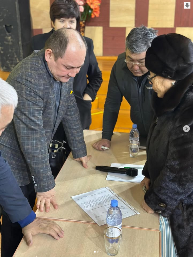 Аким района Алтай Р. Курмамбаев провёл отчётную встречу с жителями сельского округа Полянское