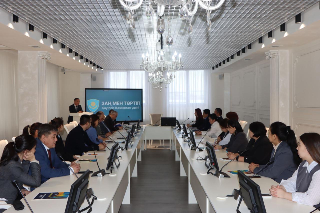 «Закон и порядок»: борьбу с правонарушениями в обществе обсудили за круглым столом в столичном вузе