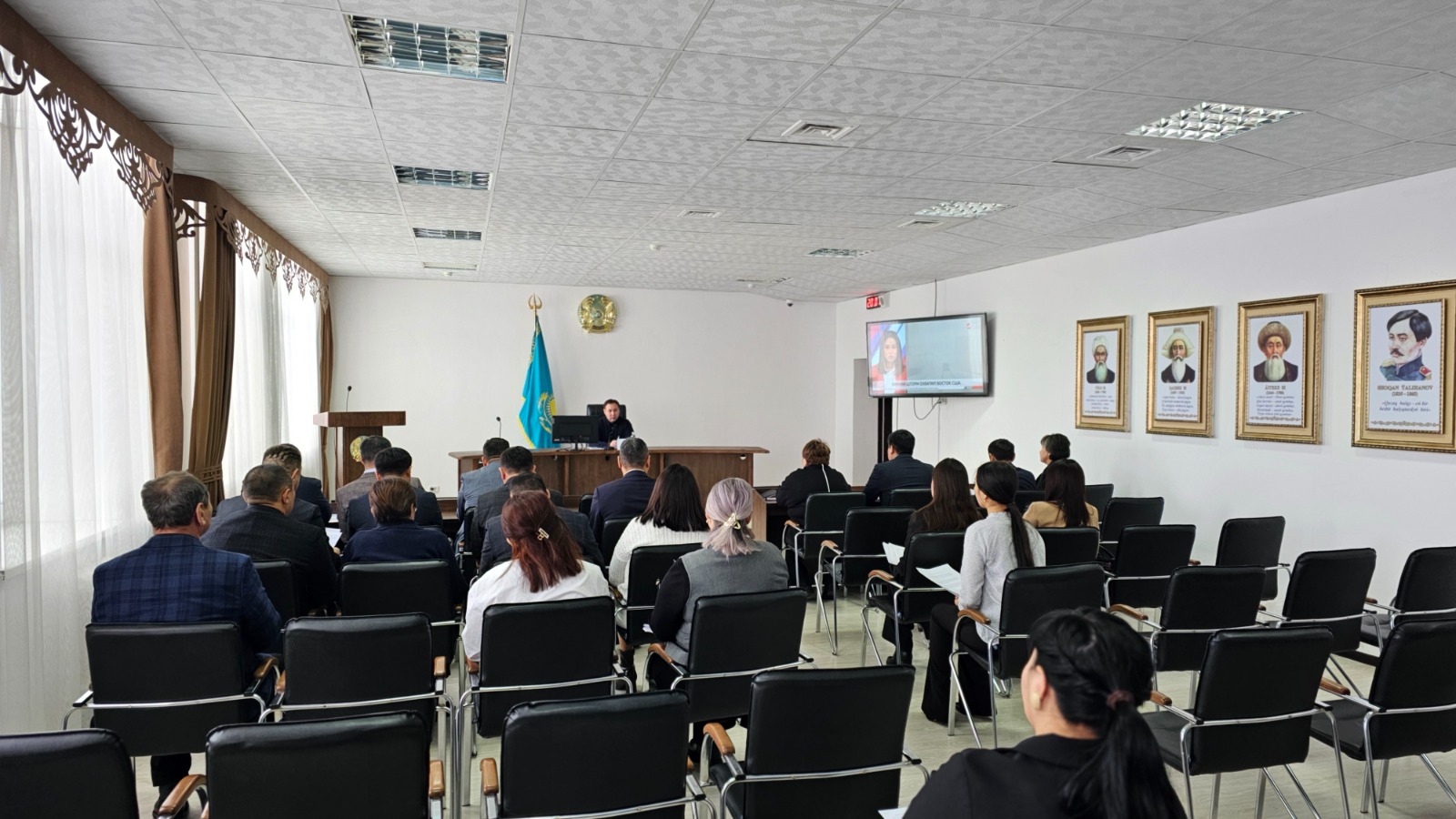 Аудан әкімі ауыл әкімдерімен және ішкі саясат бөлімінің өкілдерімен жұмыс кеңесін өткізді