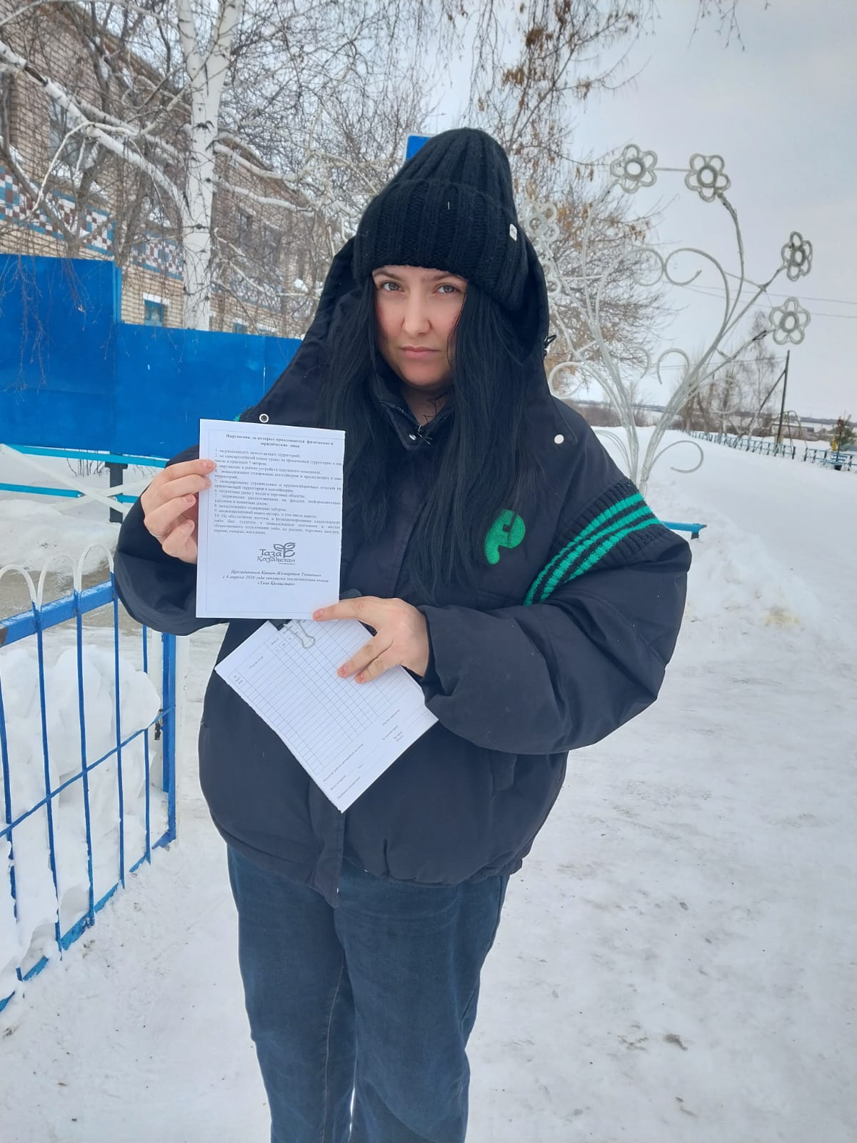 Антоновка ауылының тұрғындарымен үй маңындағы аумақты абаттандыру ережелері бойынша түсіндіру жұмыстары.